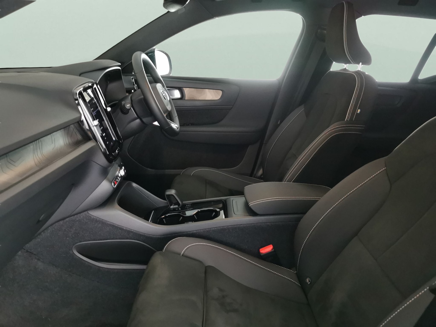 Used Volvo XC40 for sale - 76725370: Photo 4