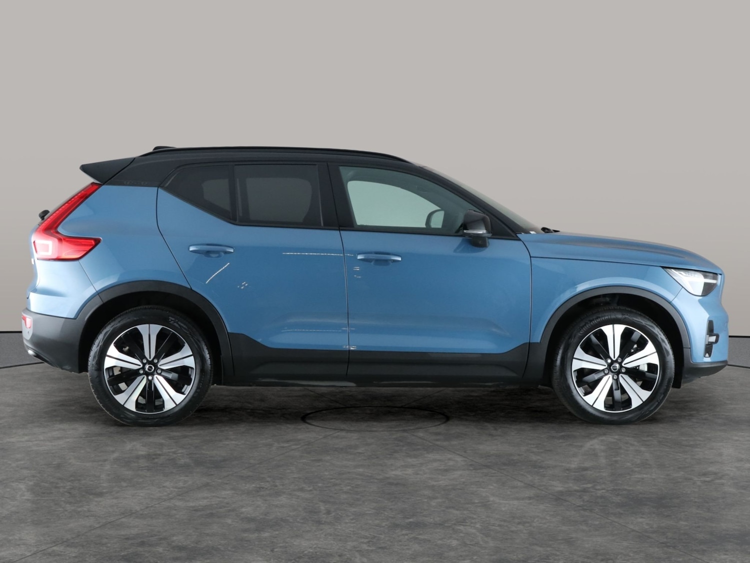 Used Volvo XC40 for sale - 76725370: Photo 8