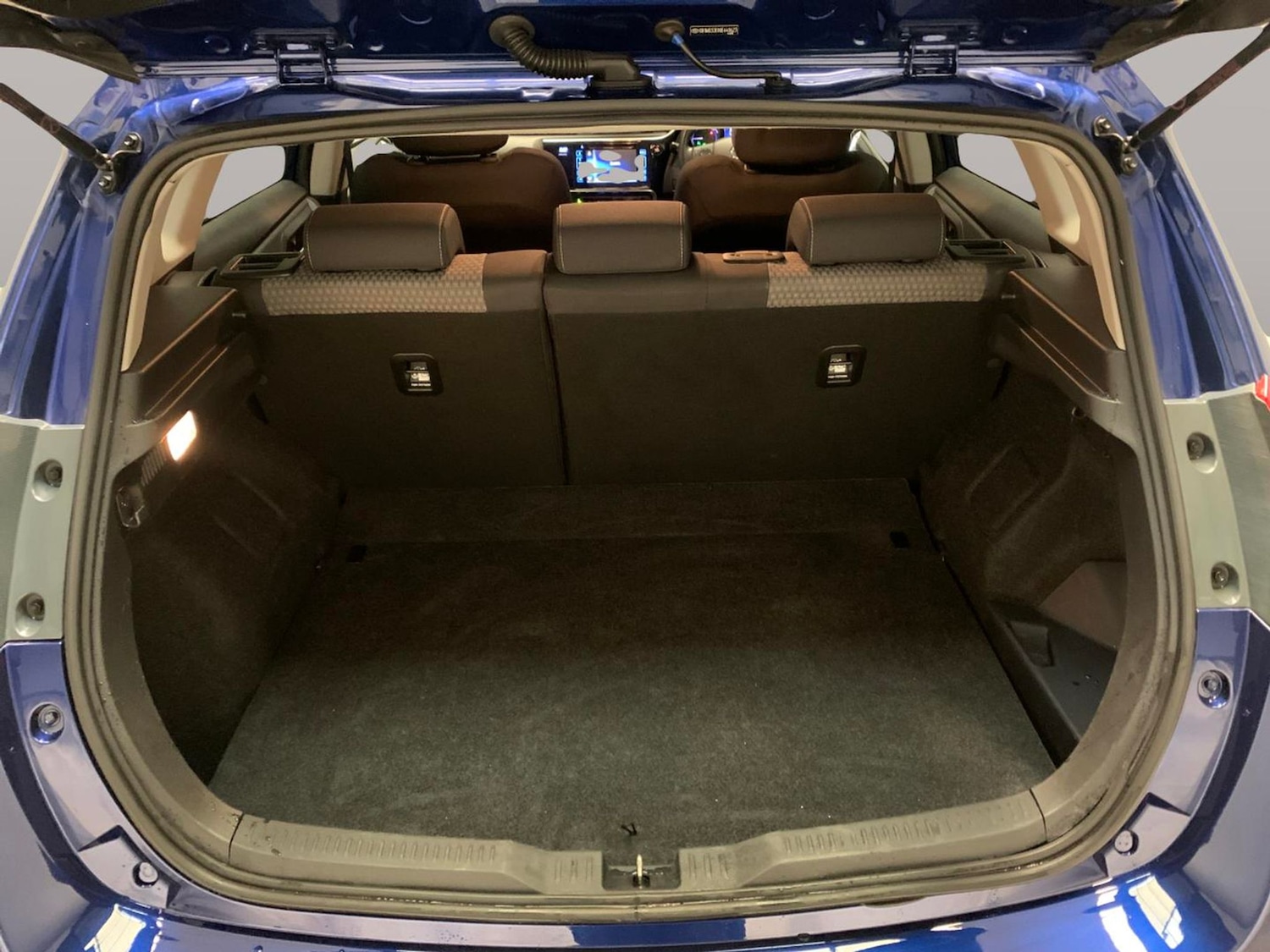 Used Toyota Auris 2018 for sale - 77255708: Photo 31