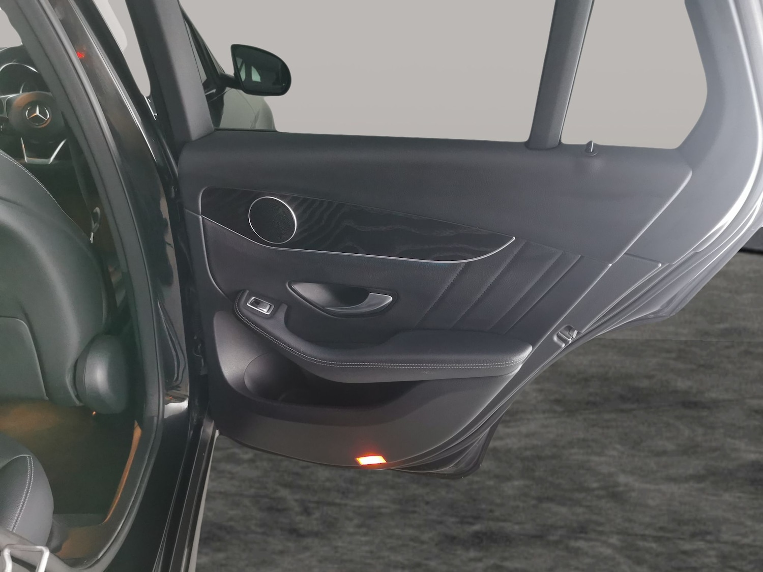 Used Mercedes-Benz GLC 2019 for sale - 77234360: Photo 32