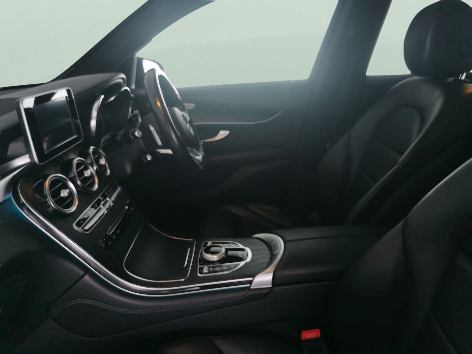 Used Mercedes-Benz GLC 2019 for sale - 77234360: Photo 4