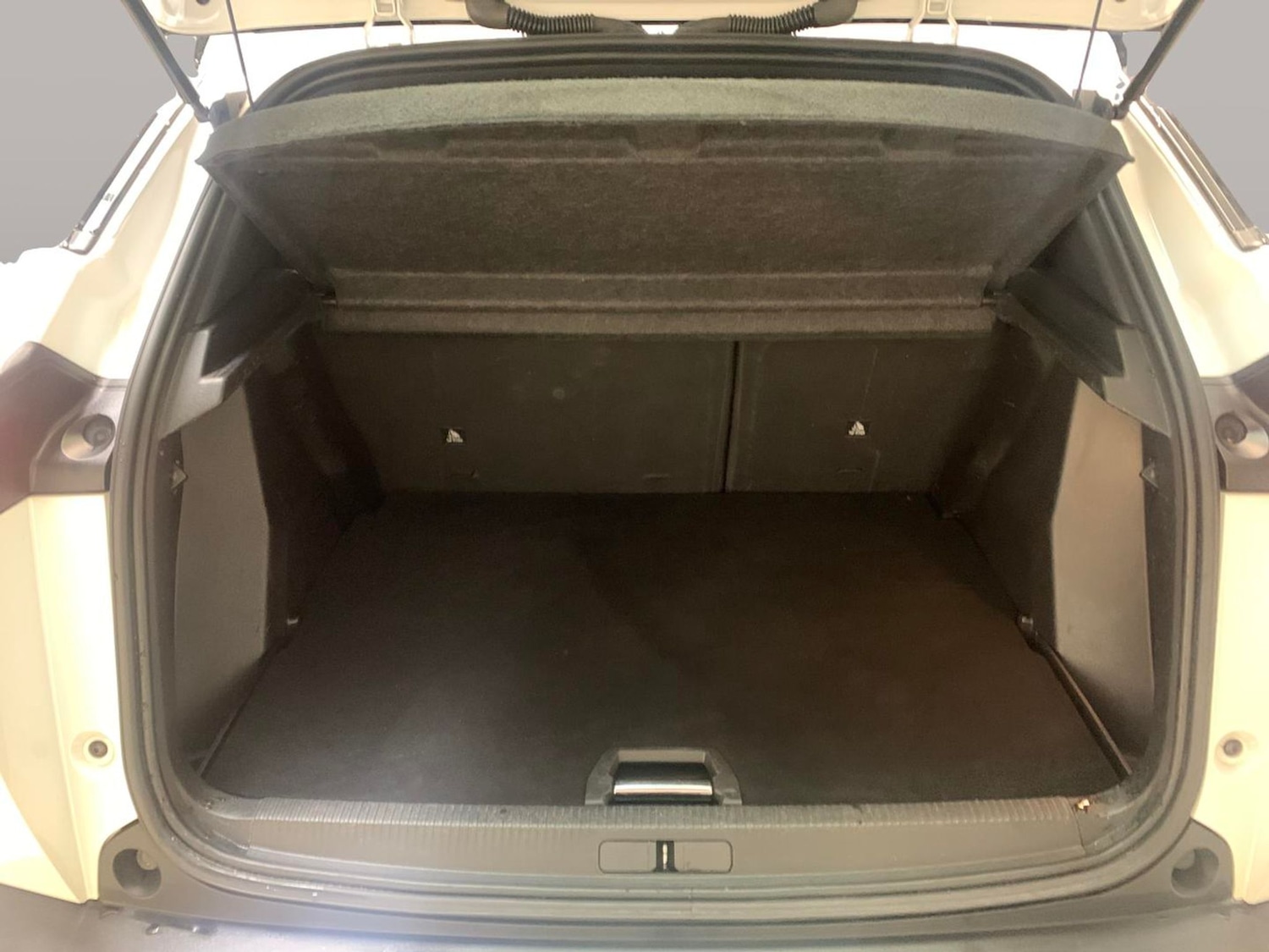 Used Peugeot 2008 2023 for sale - 77873041: Photo 33