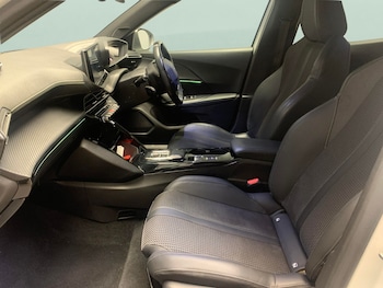 Used Peugeot 2008 2023 for sale - 77873041: Photo