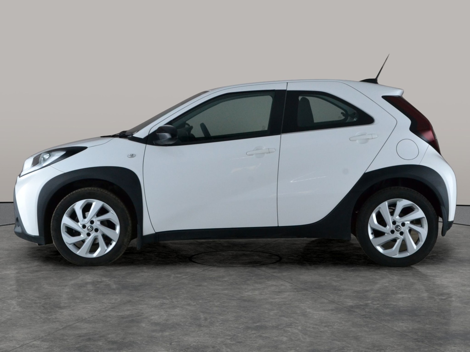 Used Toyota Aygo X 2023 for sale - 77942563: Photo 13