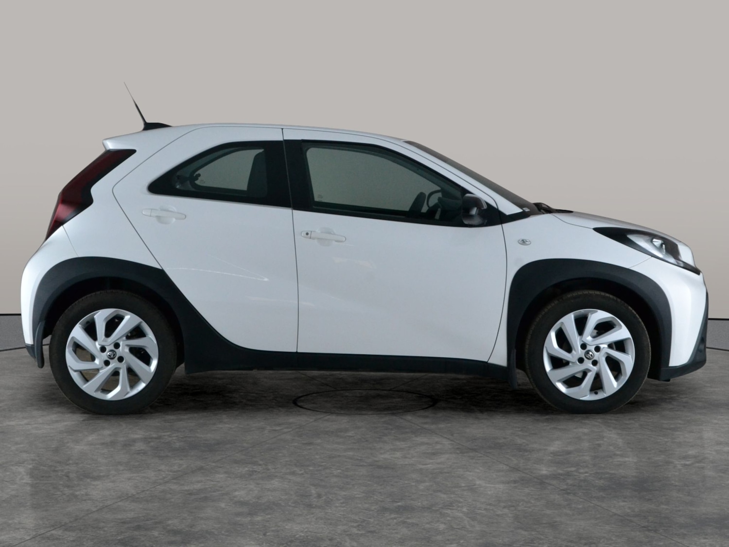 Used Toyota Aygo X 2023 for sale - 77942563: Photo 9