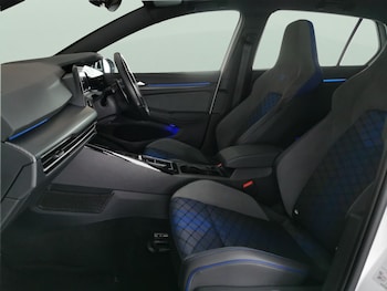 Used Volkswagen Golf 2024 for sale - 77555737: Photo