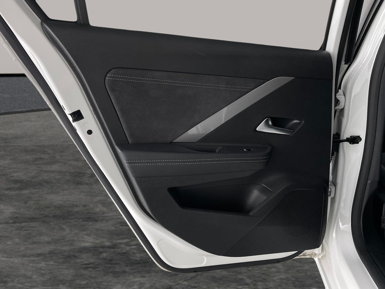 Used Vauxhall Astra for sale - 77194016: Photo 35