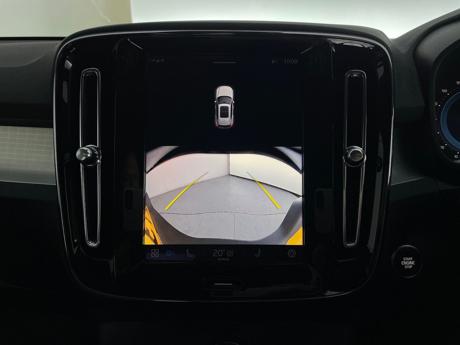 Used Volvo XC40 2024 for sale - 76577863: Photo 5