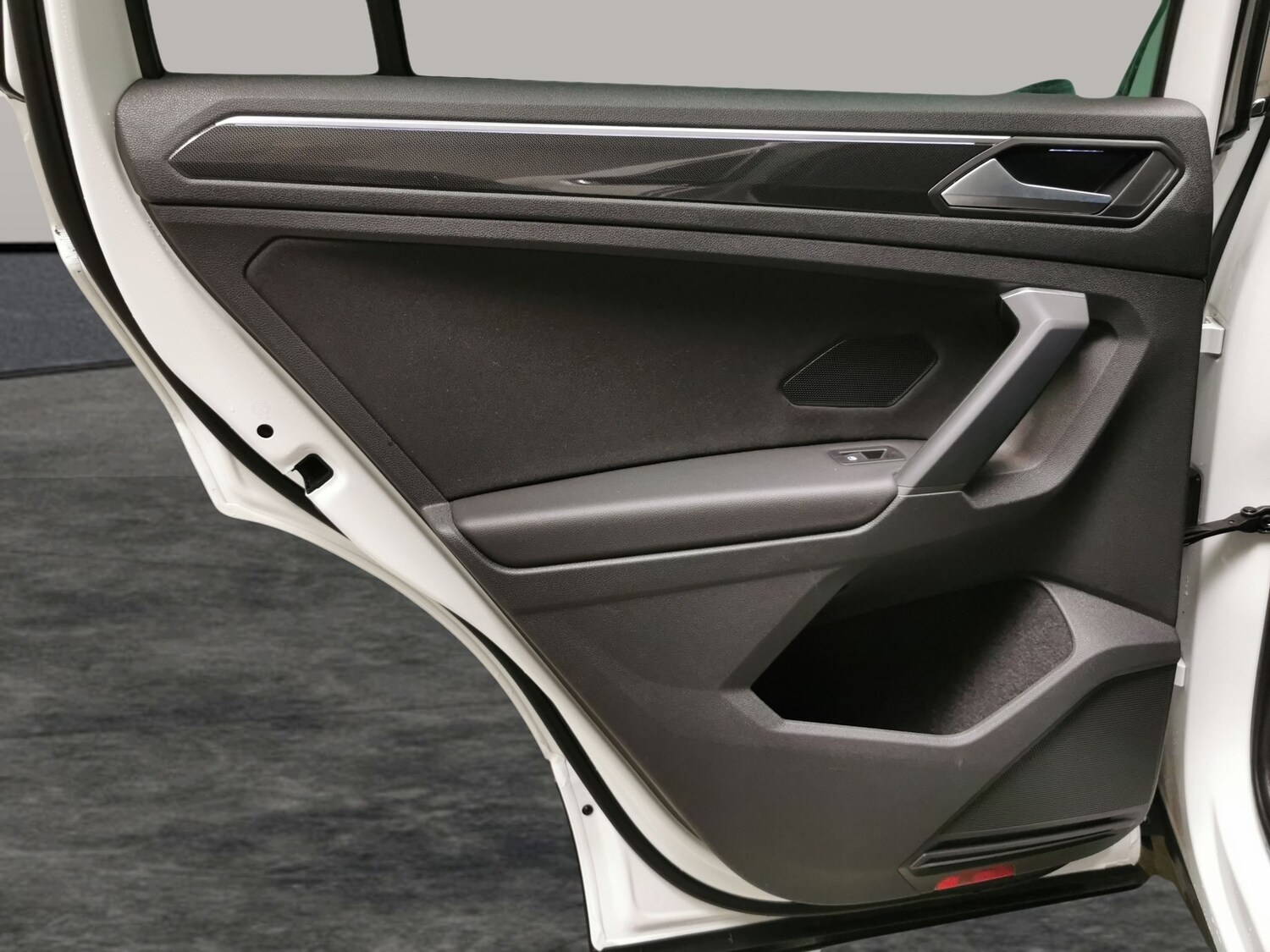 Used Volkswagen Tiguan 2020 for sale - 77398770: Photo 35