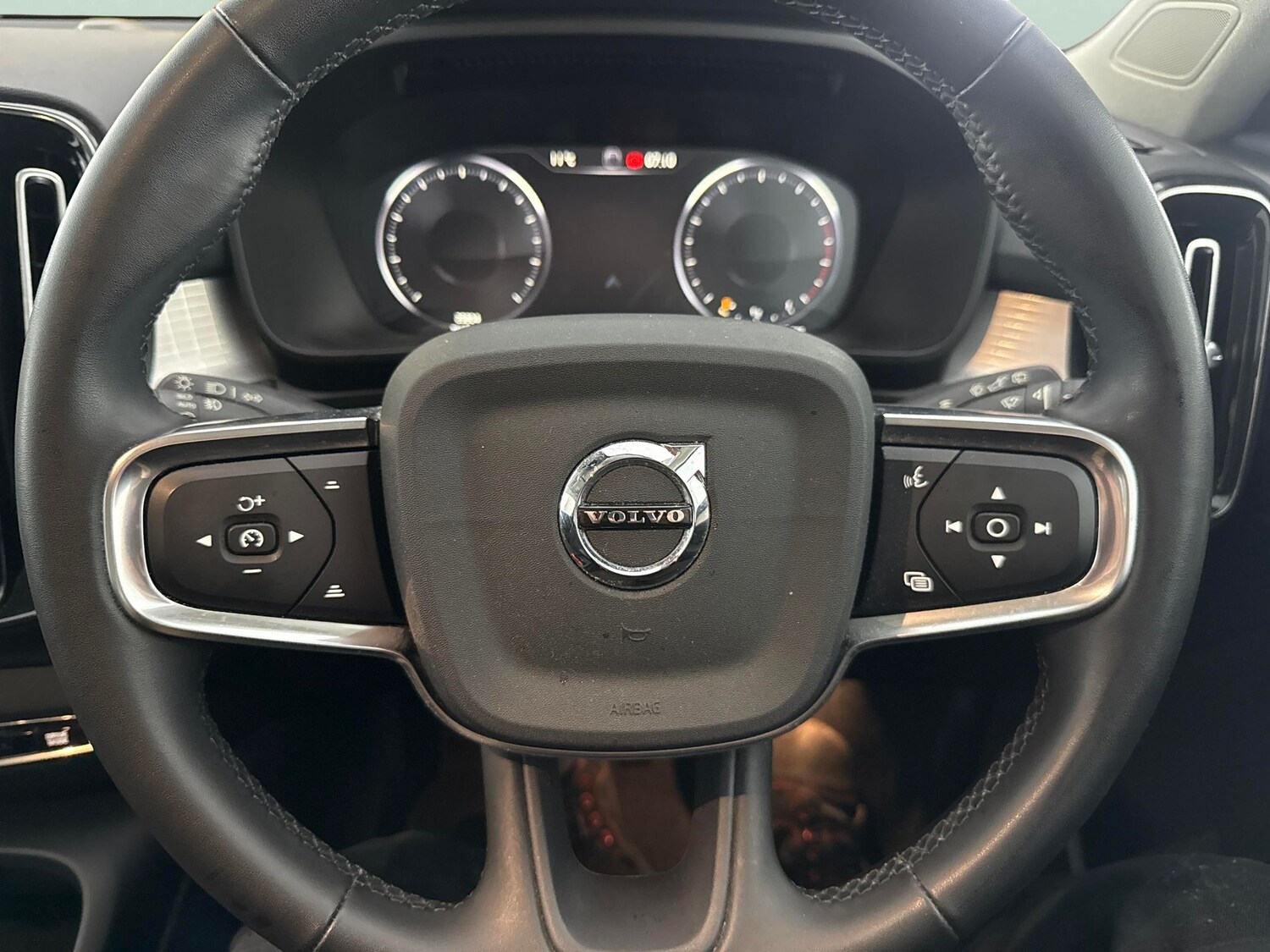 Used Volvo XC40 2022 for sale - 77829829: Photo 14