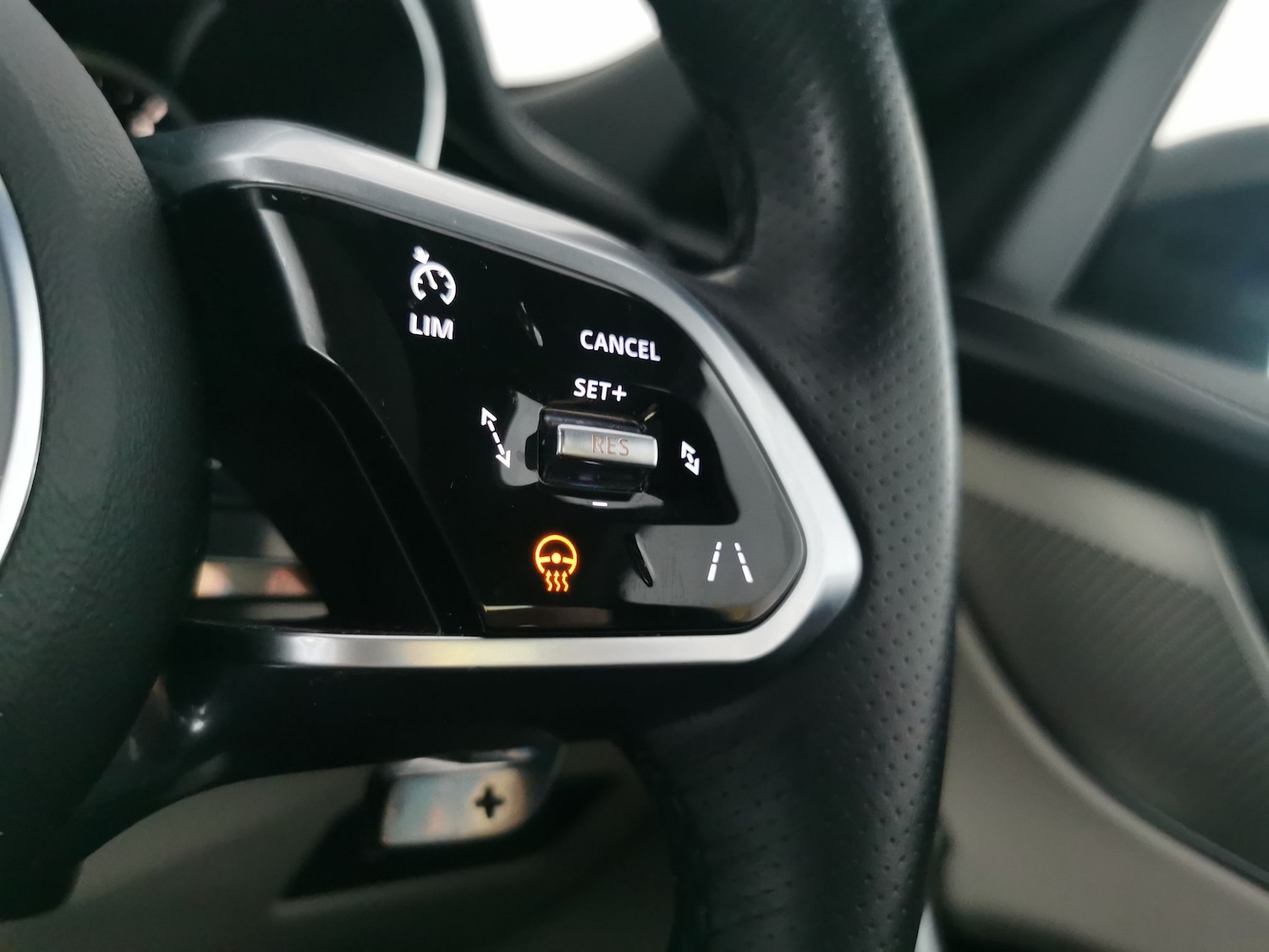 Used Jaguar F-Pace 2023 for sale - 77053470: Photo 25