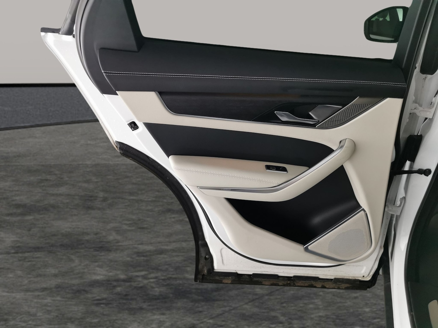 Used Jaguar F-Pace 2023 for sale - 77053470: Photo 34