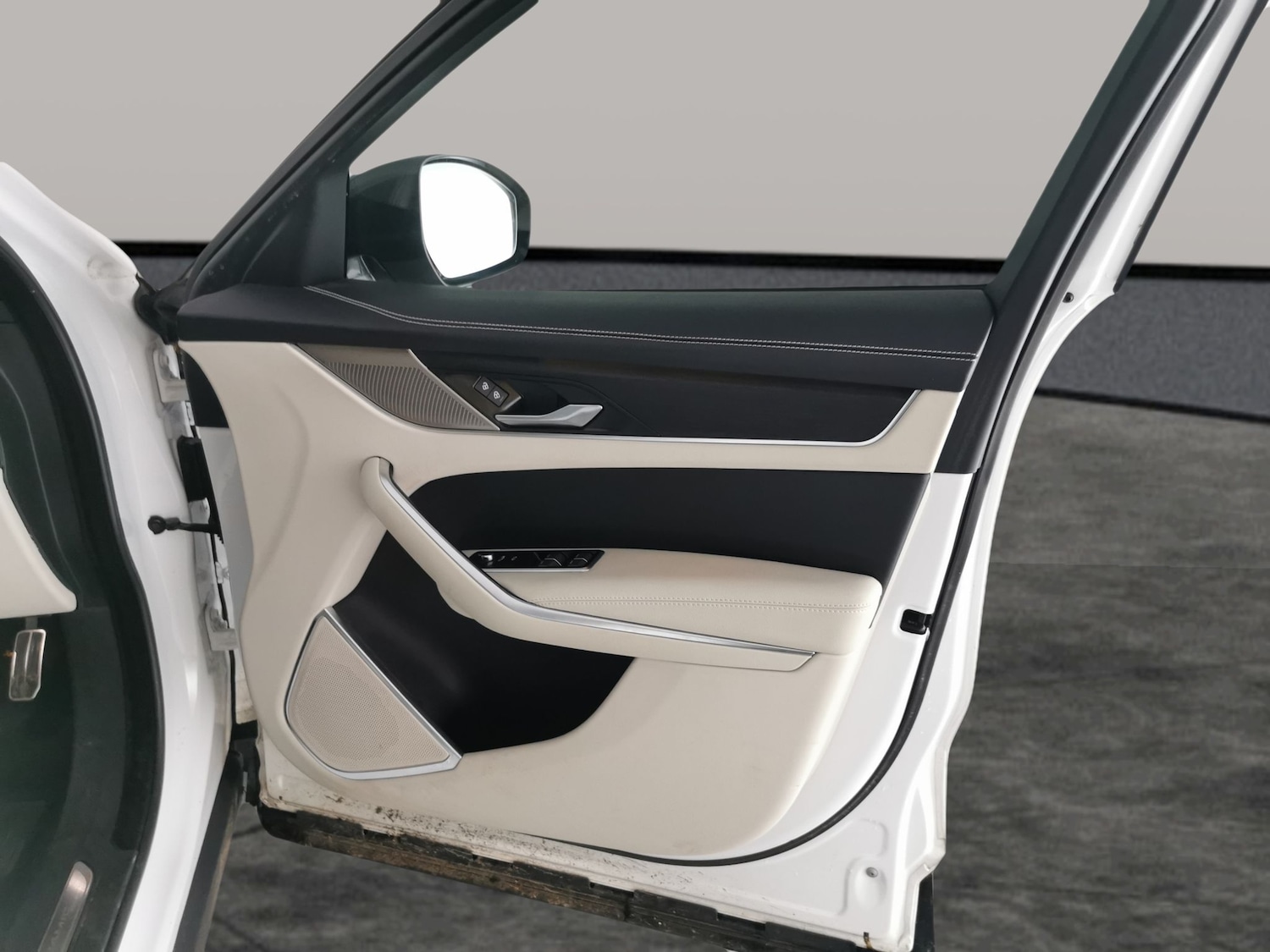 Used Jaguar F-Pace 2023 for sale - 77053470: Photo 35