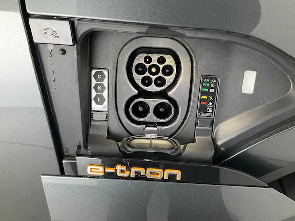 Used Audi e-tron 2022 for sale - 76286001: Photo 47