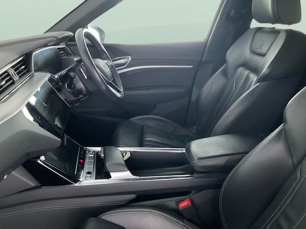 Used Audi e-tron 2022 for sale - 76286001: Photo 5