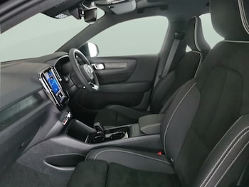 Used Volvo XC40 2023 for sale - 79538245: Photo