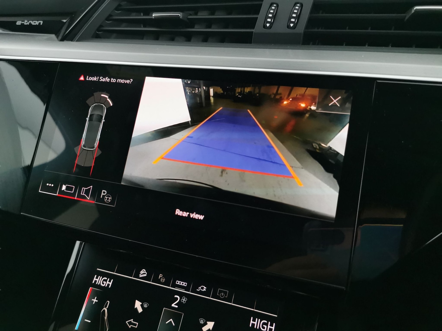 Used Audi e-tron 2022 for sale - 76980596: Photo 6