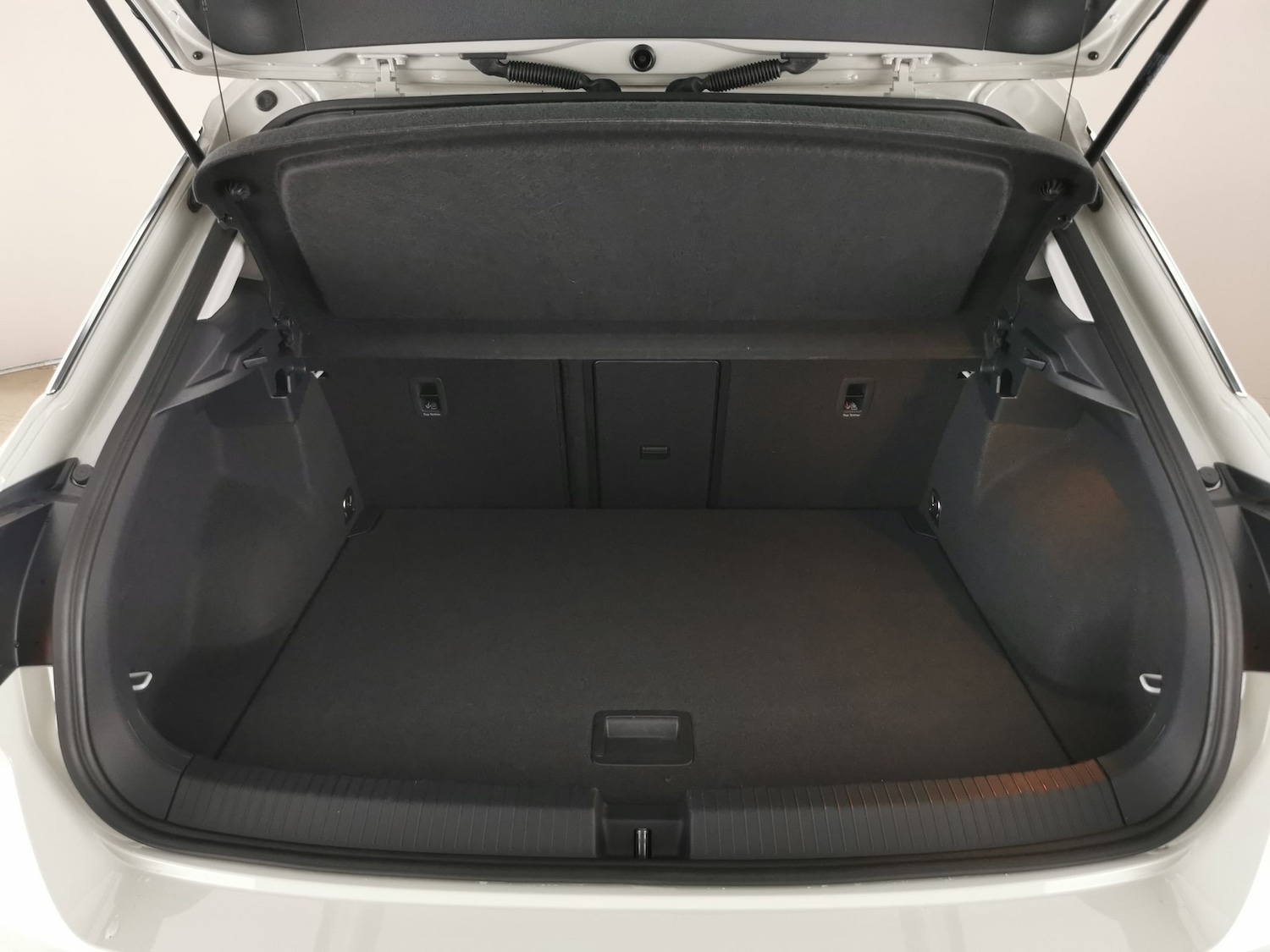 Used Volkswagen T-Roc 2023 for sale - 78166785: Photo 30