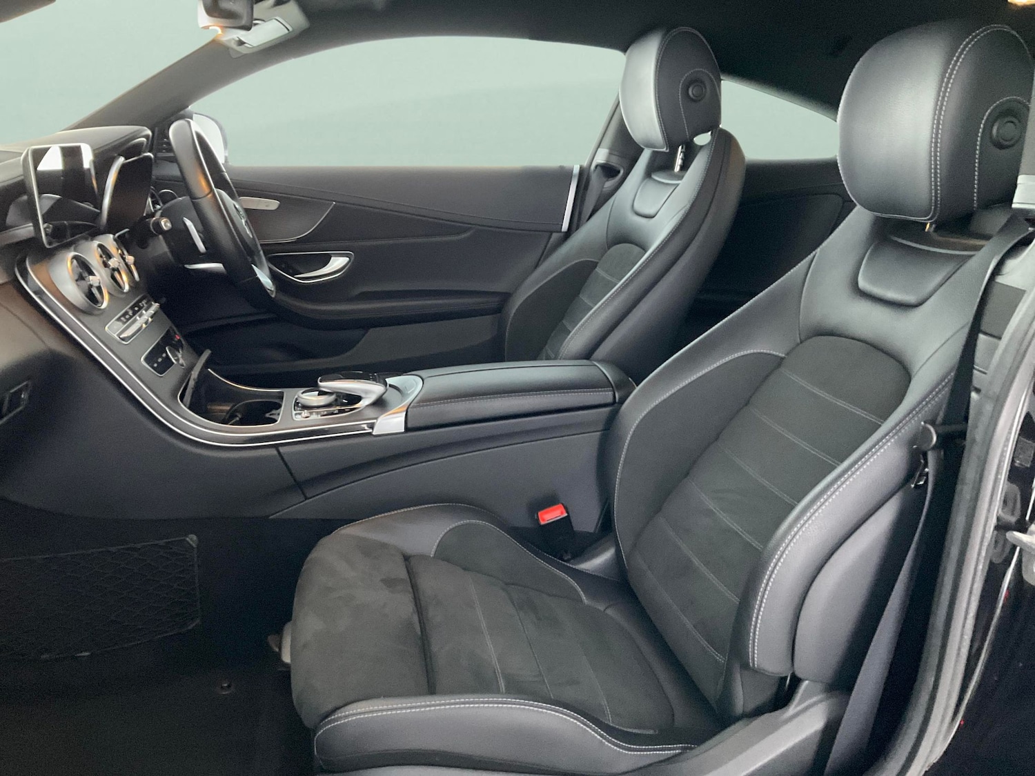 Used Mercedes-Benz C Class 2018 for sale - 76445182: Photo 4