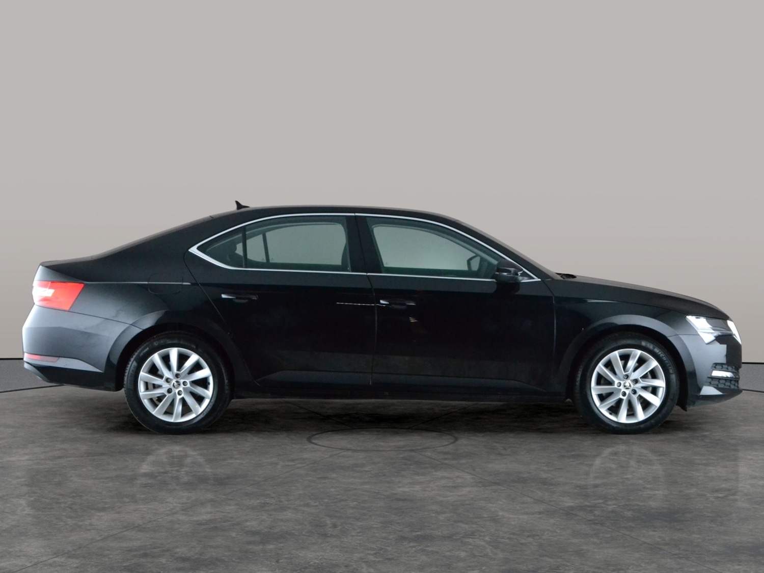 Used Skoda Superb 2023 for sale - 77756851: Photo 8