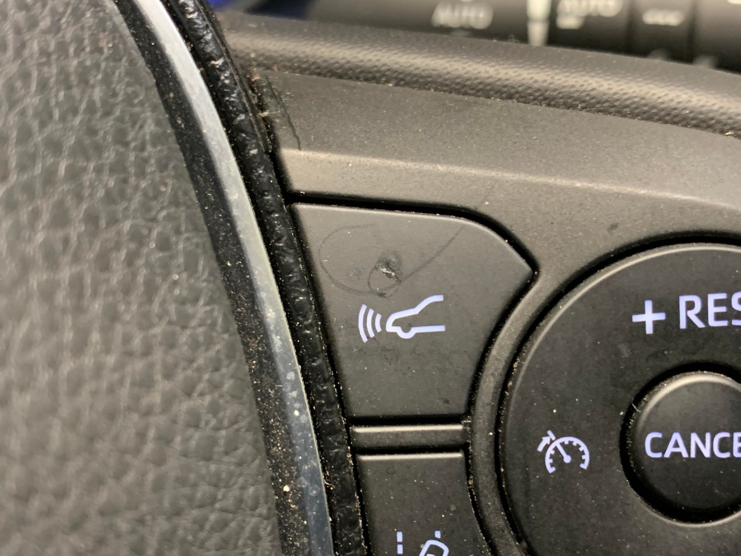 Used Toyota RAV4 2019 for sale - 76438395: Photo 26