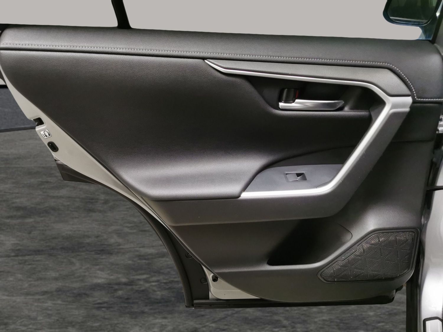 Used Toyota RAV4 2021 for sale - 78001032: Photo 31