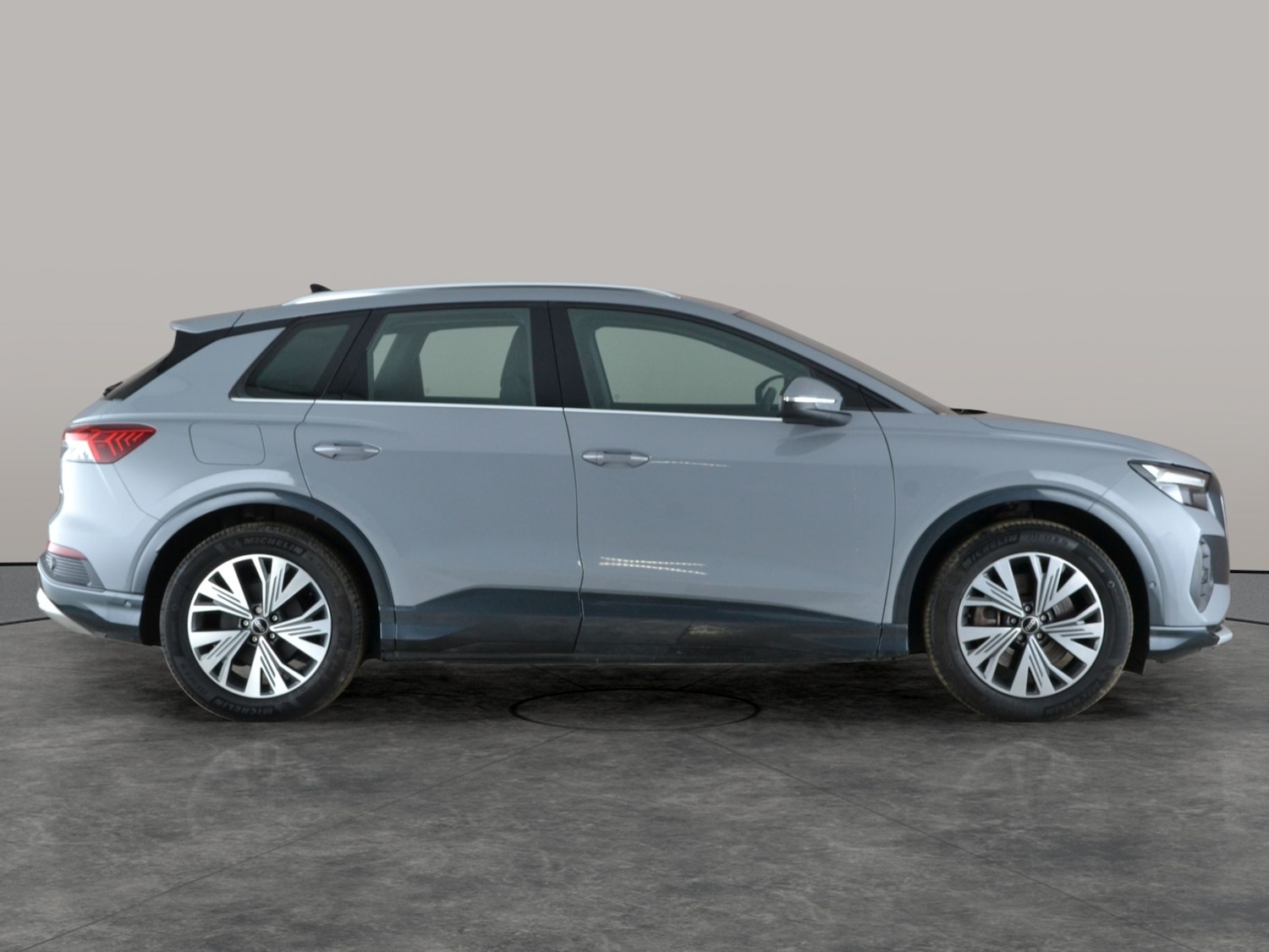 Used Audi Q4 e-tron 2023 for sale - 77312585: Photo 9