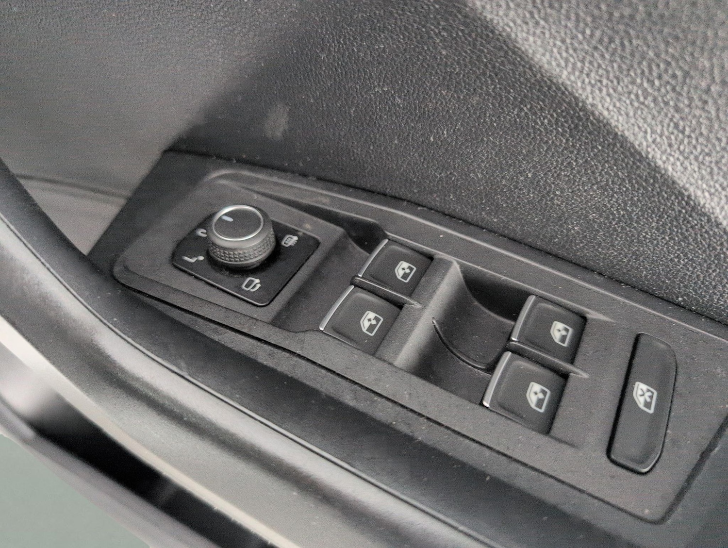 Used Volkswagen T-Roc 2018 for sale - 76436989: Photo 17