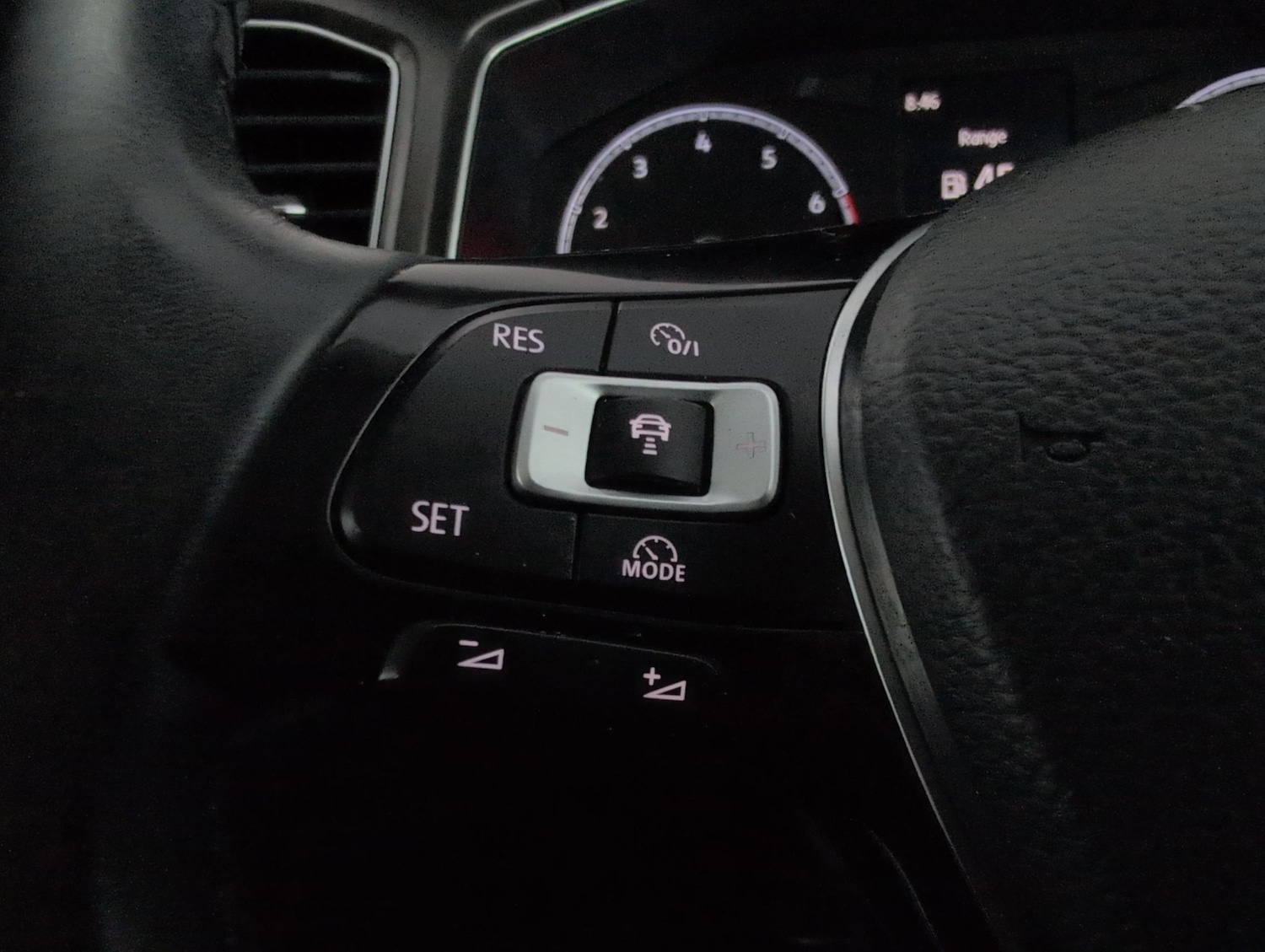 Used Volkswagen T-Roc 2018 for sale - 76436989: Photo 31