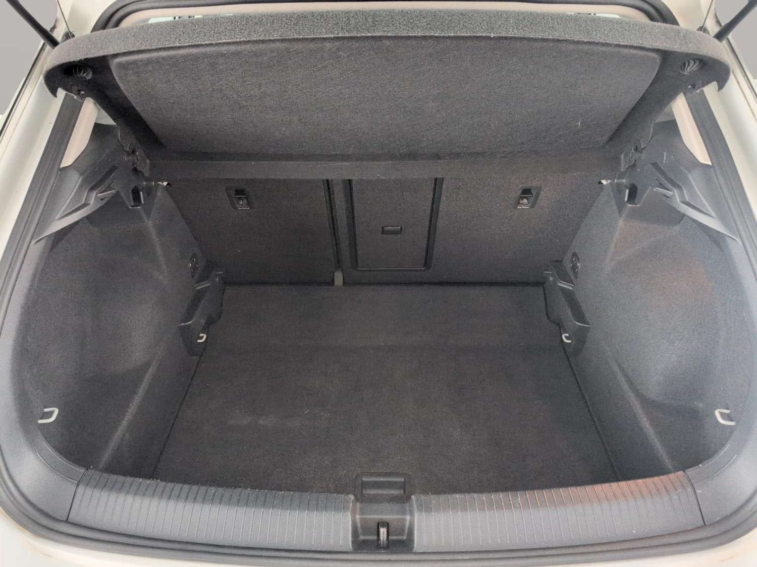 Used Volkswagen T-Roc 2018 for sale - 76436989: Photo 45