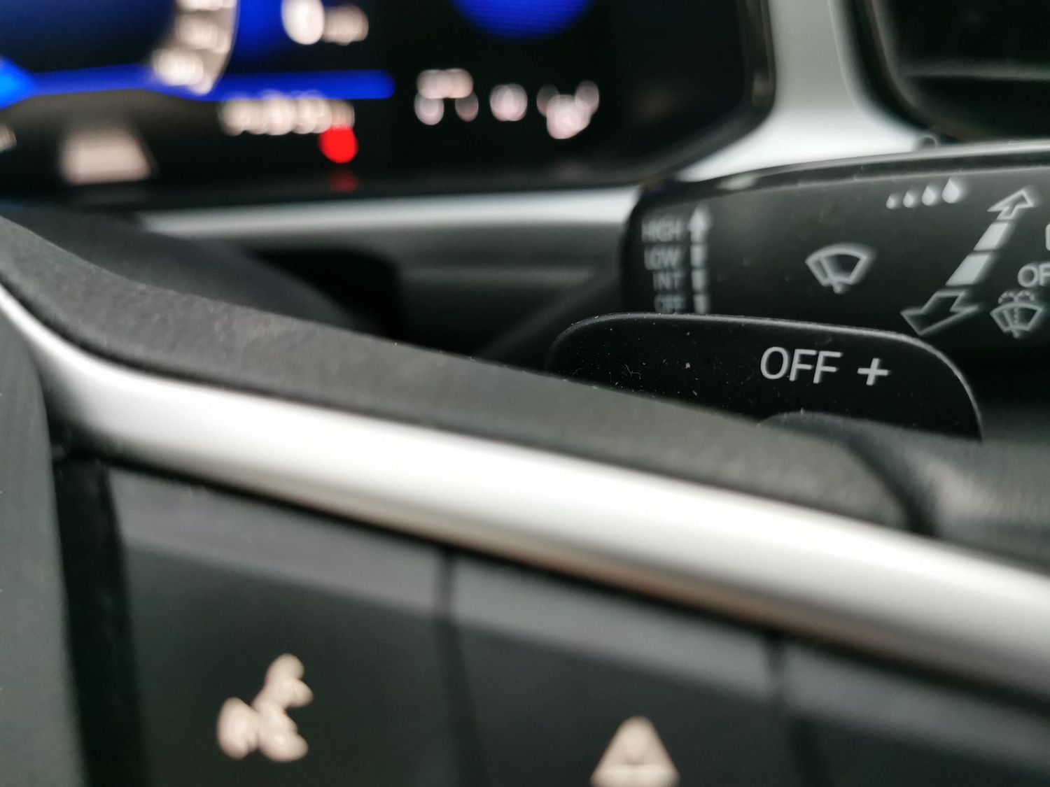 Used Volkswagen T-Roc 2023 for sale - 77557086: Photo 16