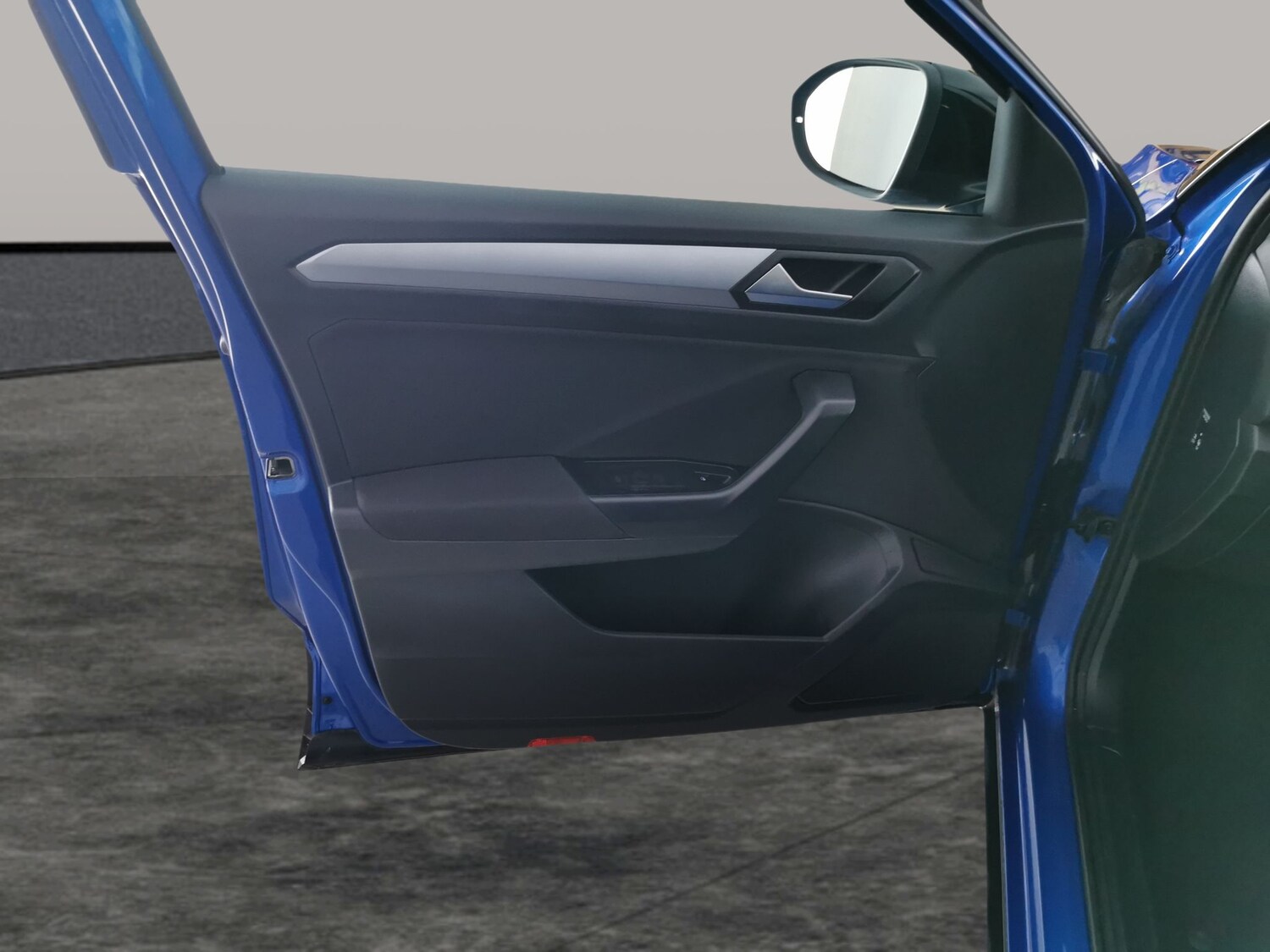 Used Volkswagen T-Roc 2023 for sale - 77557086: Photo 24