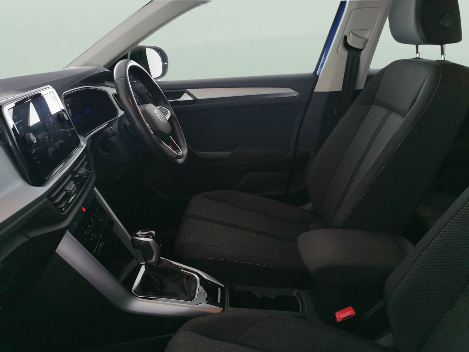 Used Volkswagen T-Roc 2023 for sale - 77557086: Photo 4