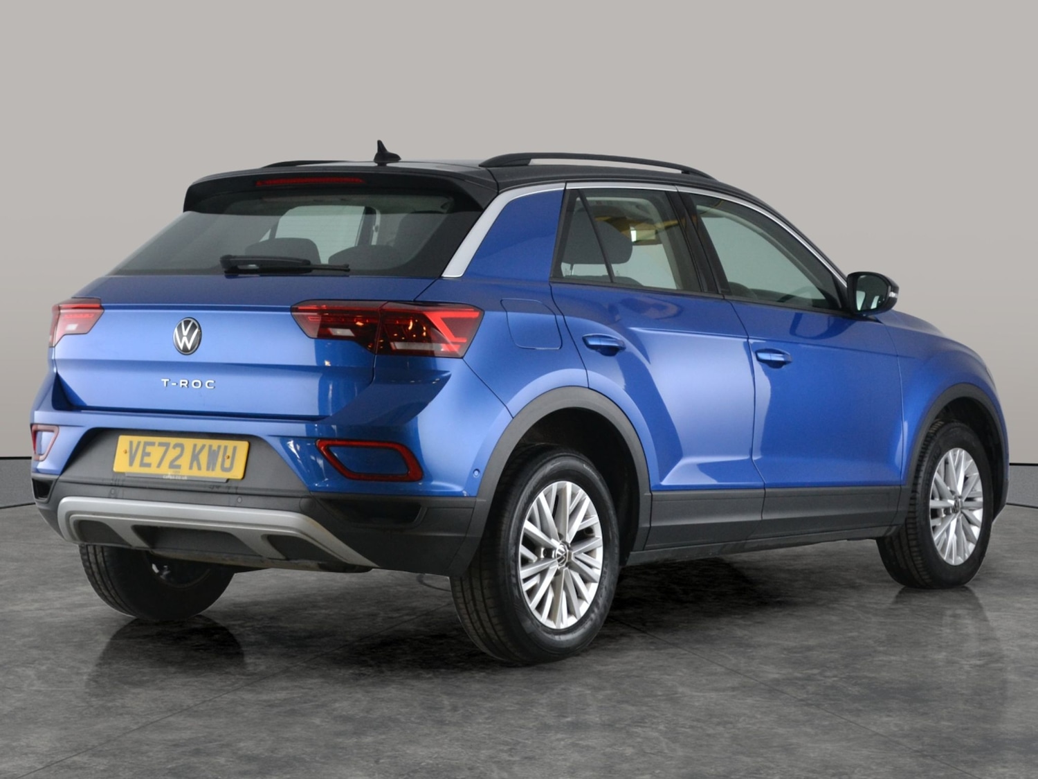 Used Volkswagen T-Roc 2023 for sale - 77557086: Photo 8