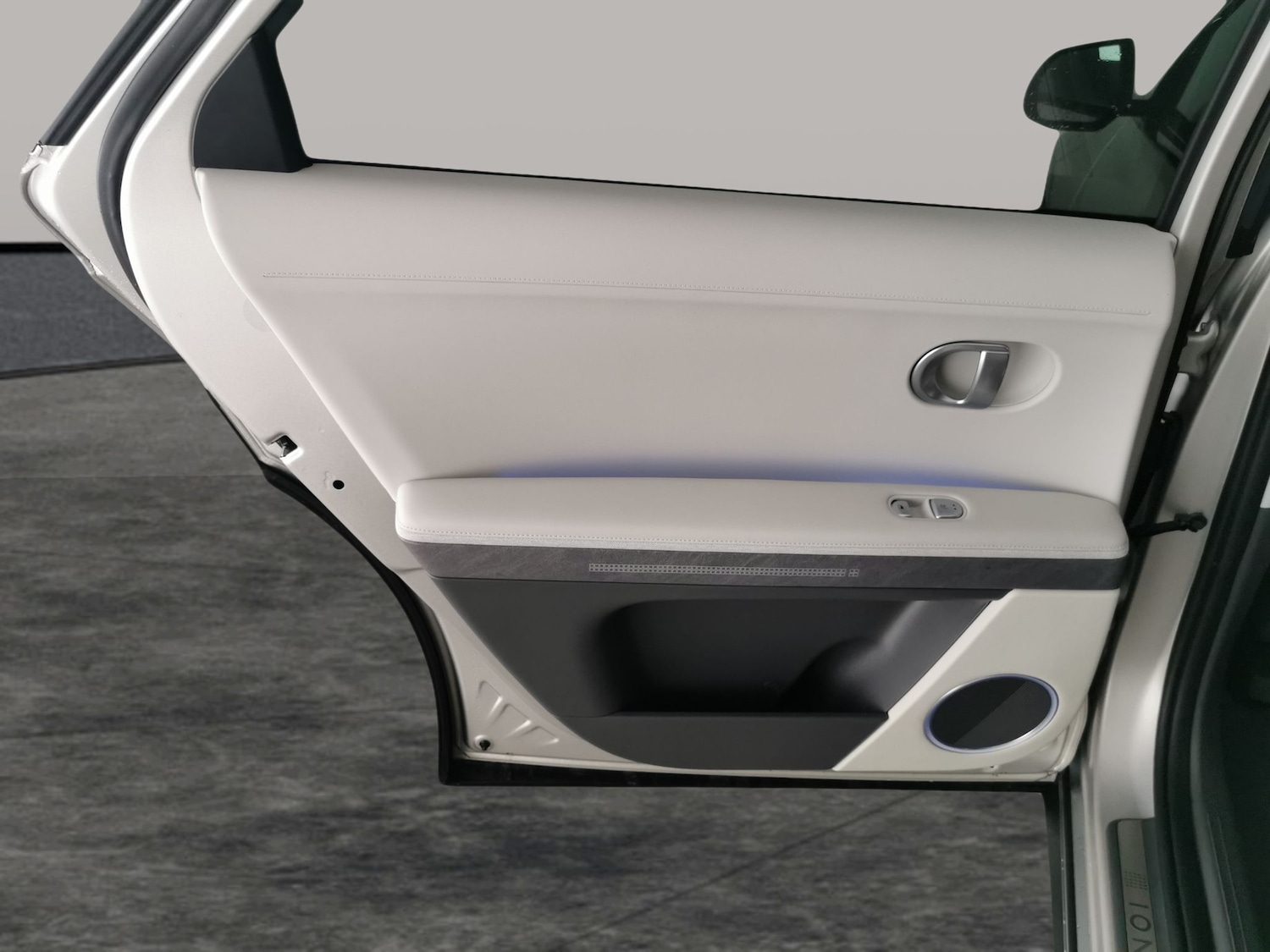 Used Hyundai IONIQ 5 2024 for sale - 77629789: Photo 36