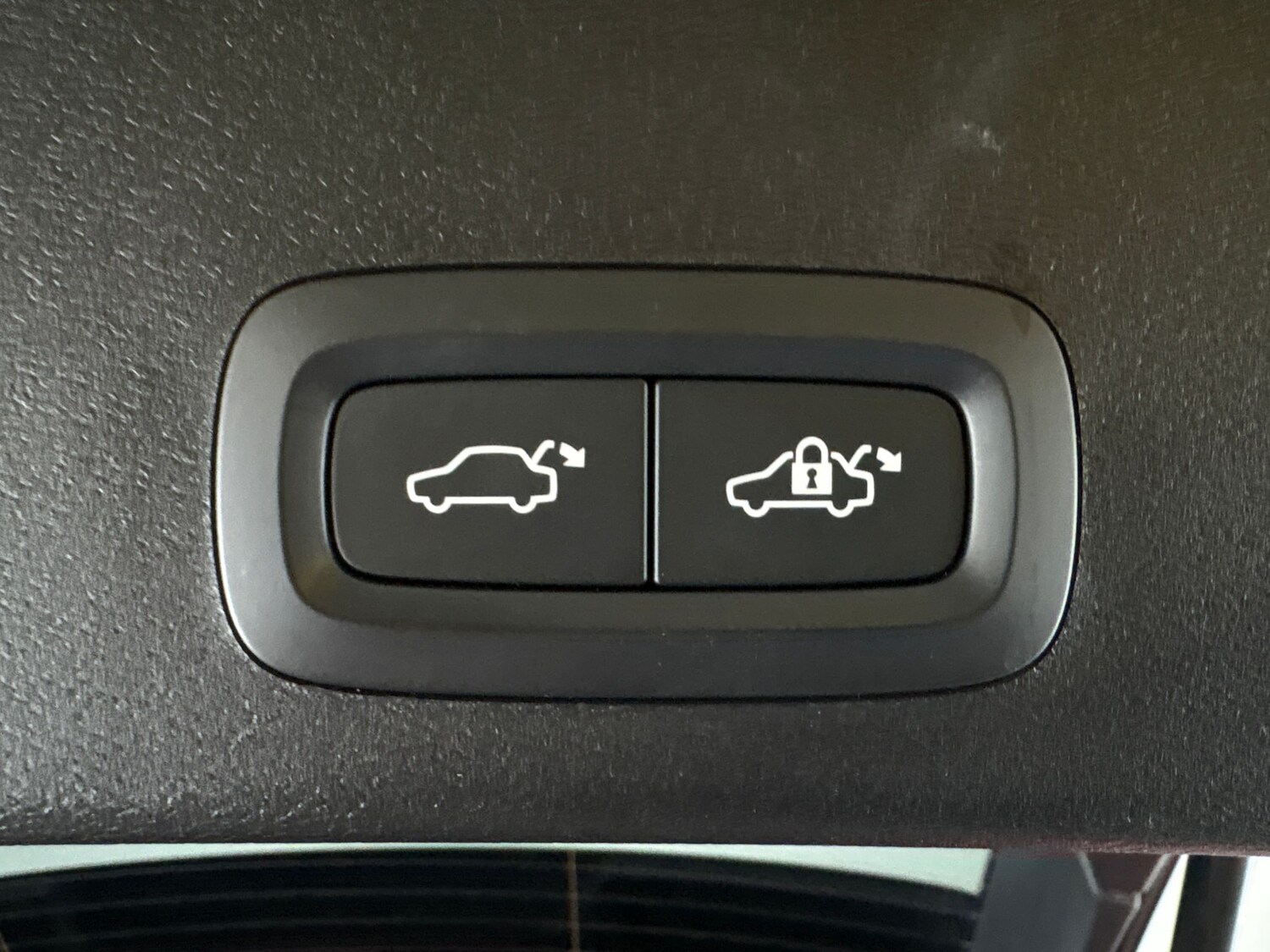 Used Volvo XC40 2023 for sale - 78150900: Photo 16