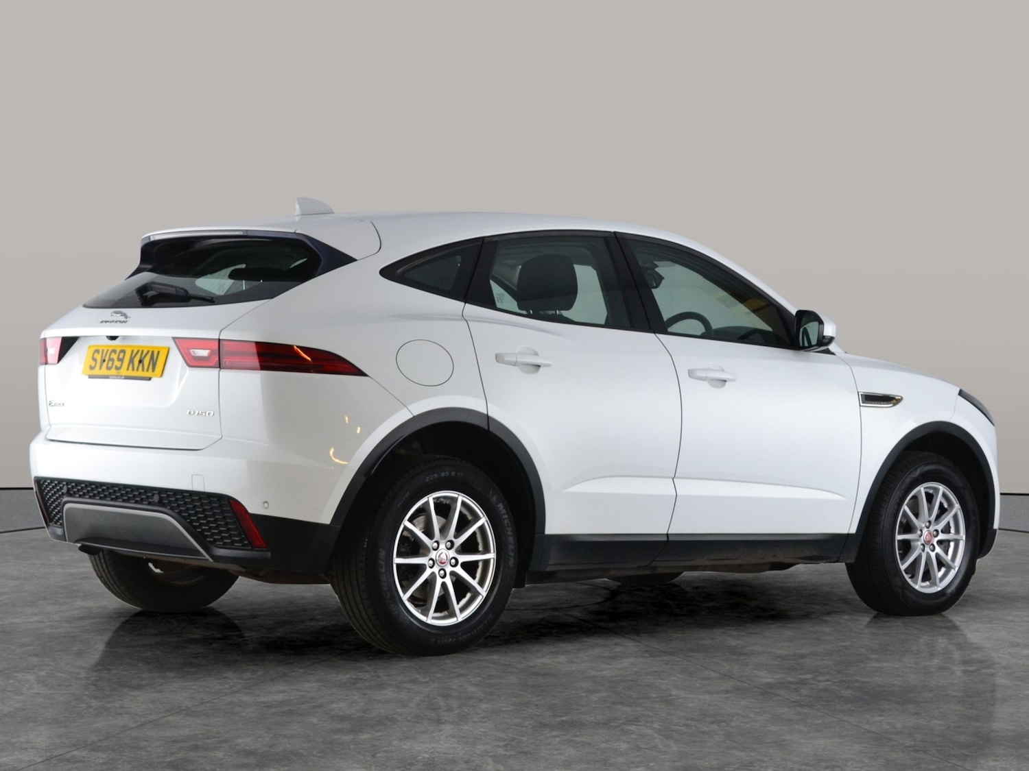 Used Jaguar E-Pace 2019 for sale - 76382989: Photo 12