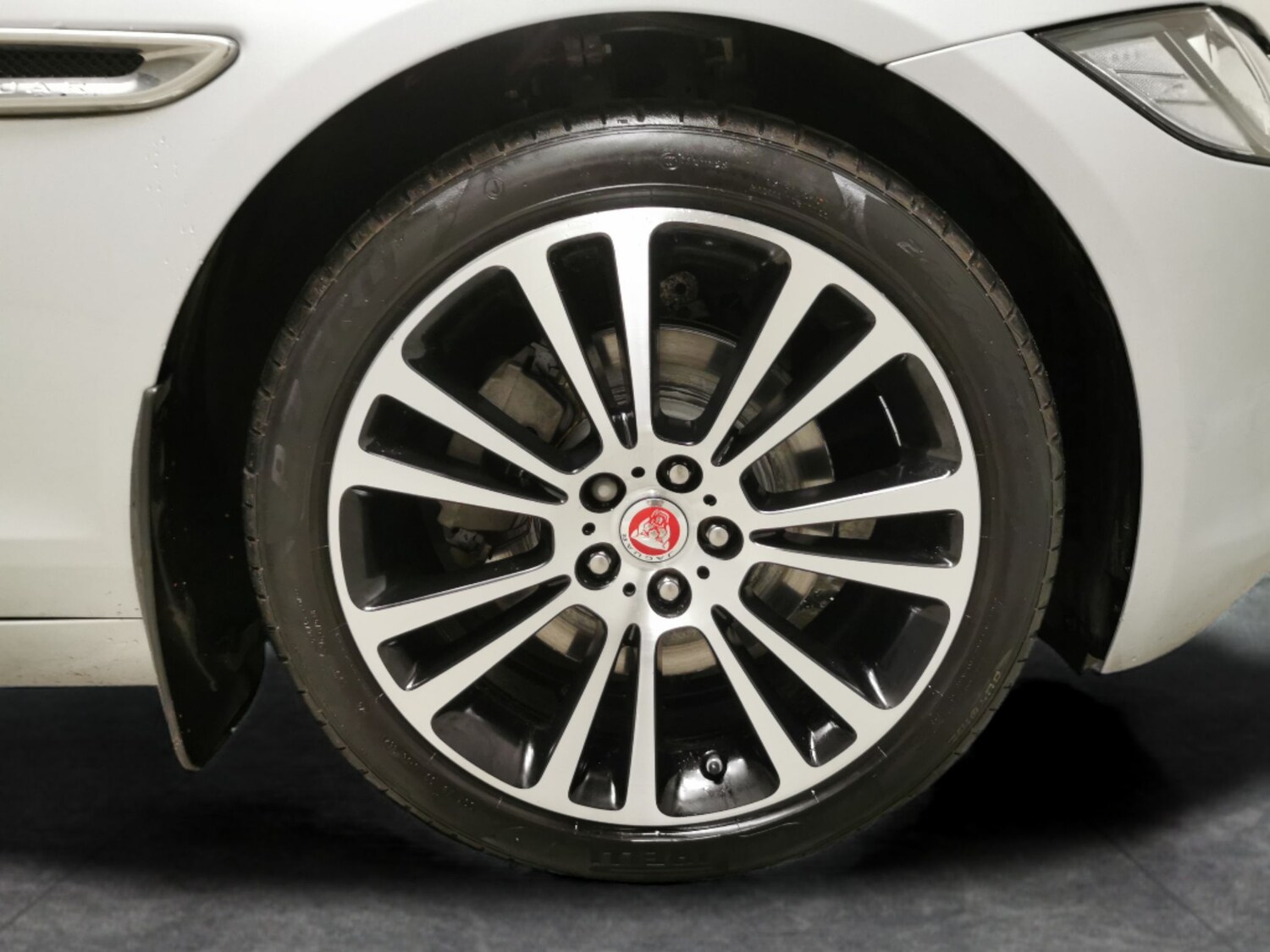 Used Jaguar XF 2018 for sale - 77448097: Photo 27