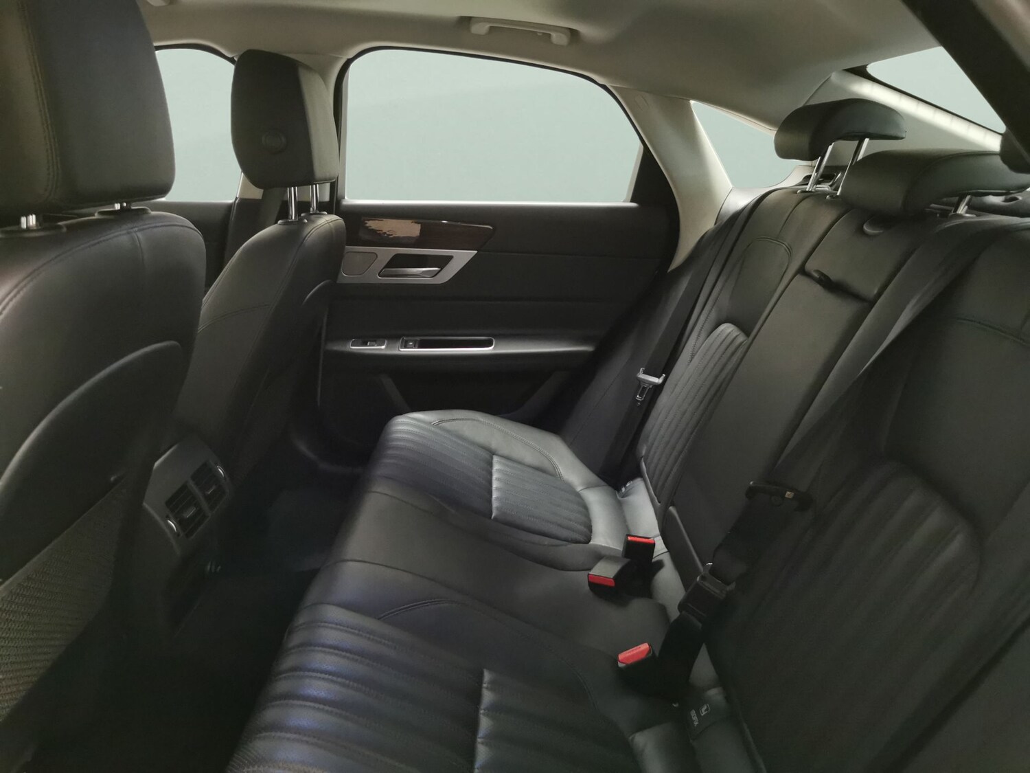 Used Jaguar XF 2018 for sale - 77448097: Photo 29