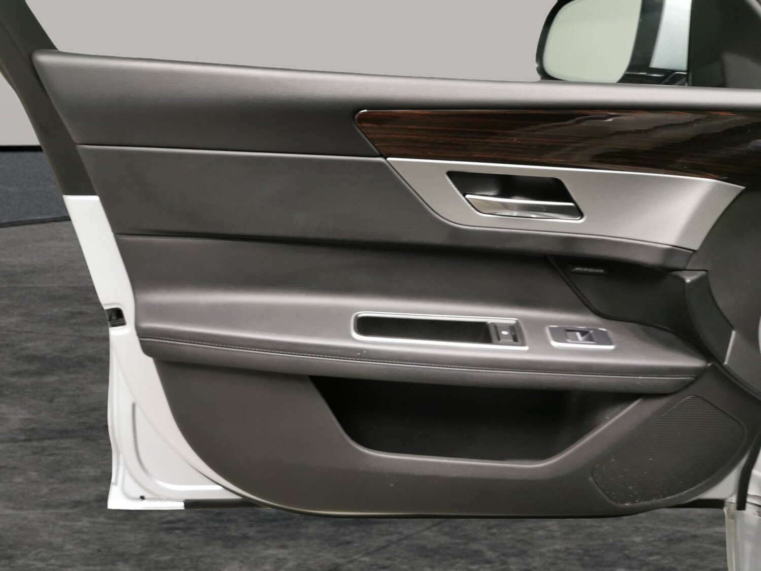 Used Jaguar XF 2018 for sale - 77448097: Photo 30