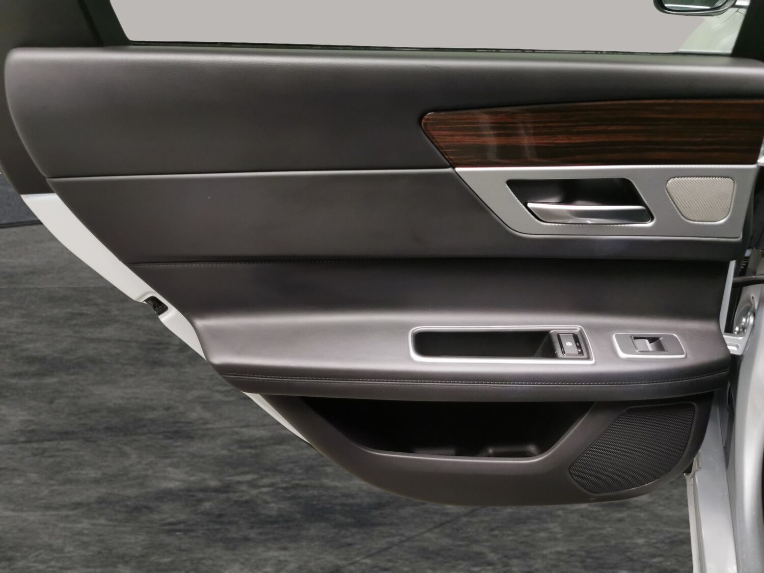 Used Jaguar XF 2018 for sale - 77448097: Photo 31