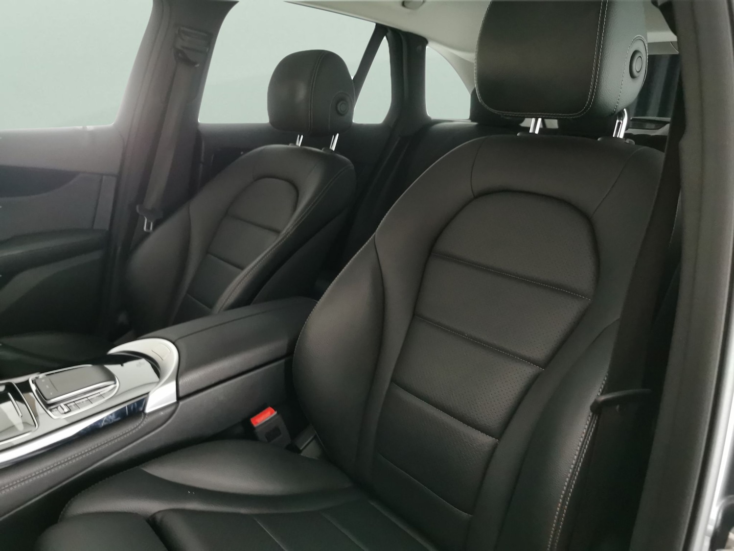 Used Mercedes-Benz GLC 2020 for sale - 77300845: Photo 6