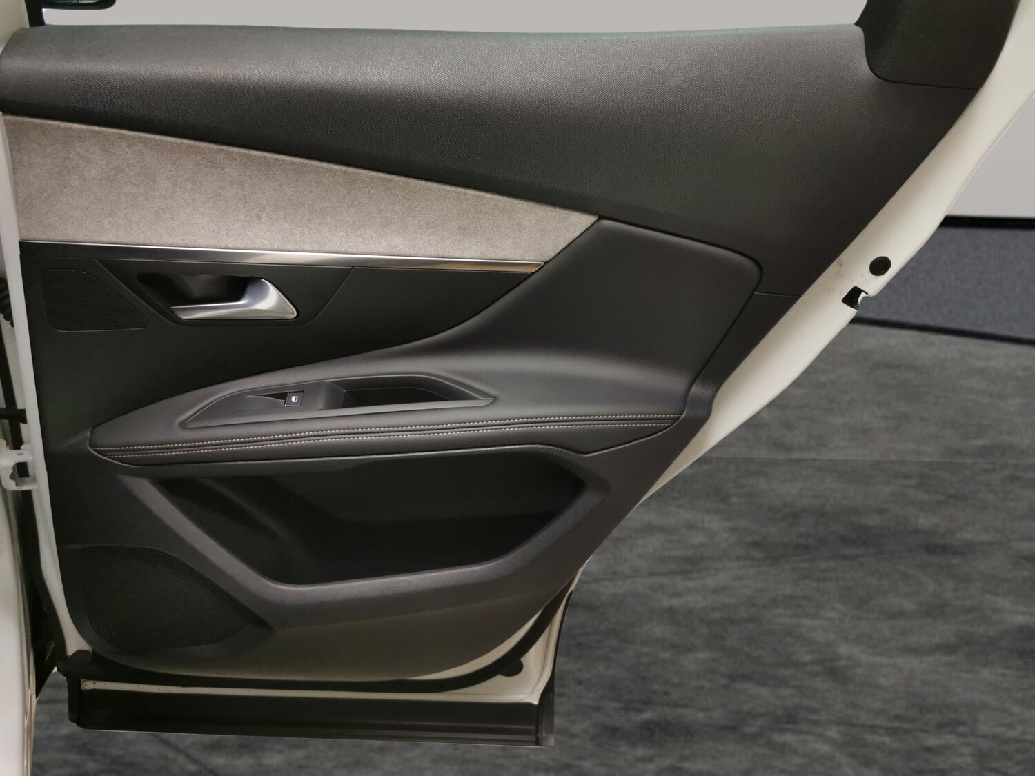 Used Peugeot 3008 2023 for sale - 78212302: Photo 32