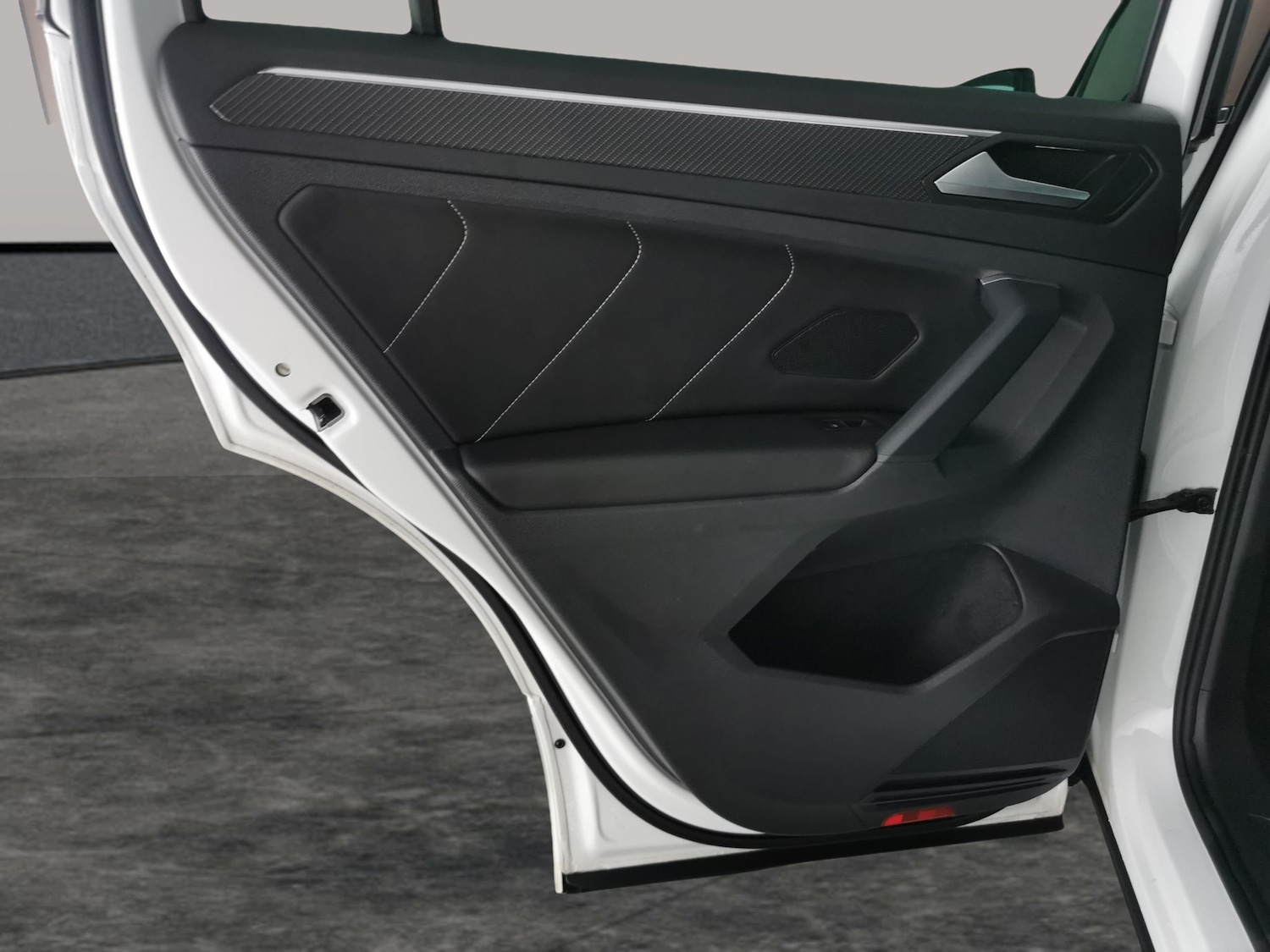 Used Volkswagen Tiguan 2023 for sale - 77043640: Photo 29