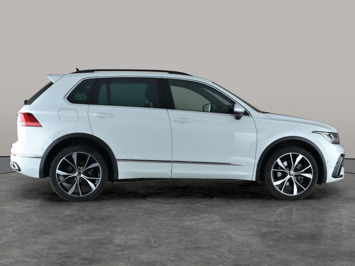 Used Volkswagen Tiguan 2023 for sale - 77043640: Photo 8