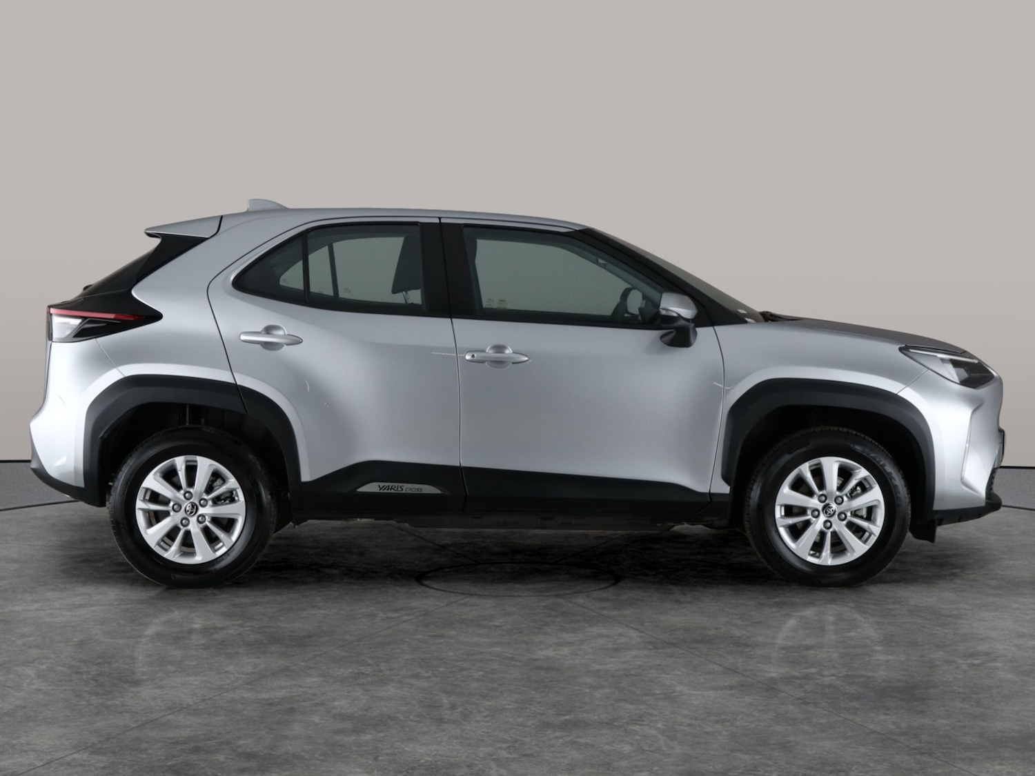 Used Toyota Yaris Cross 2024 for sale - 76459460: Photo 11