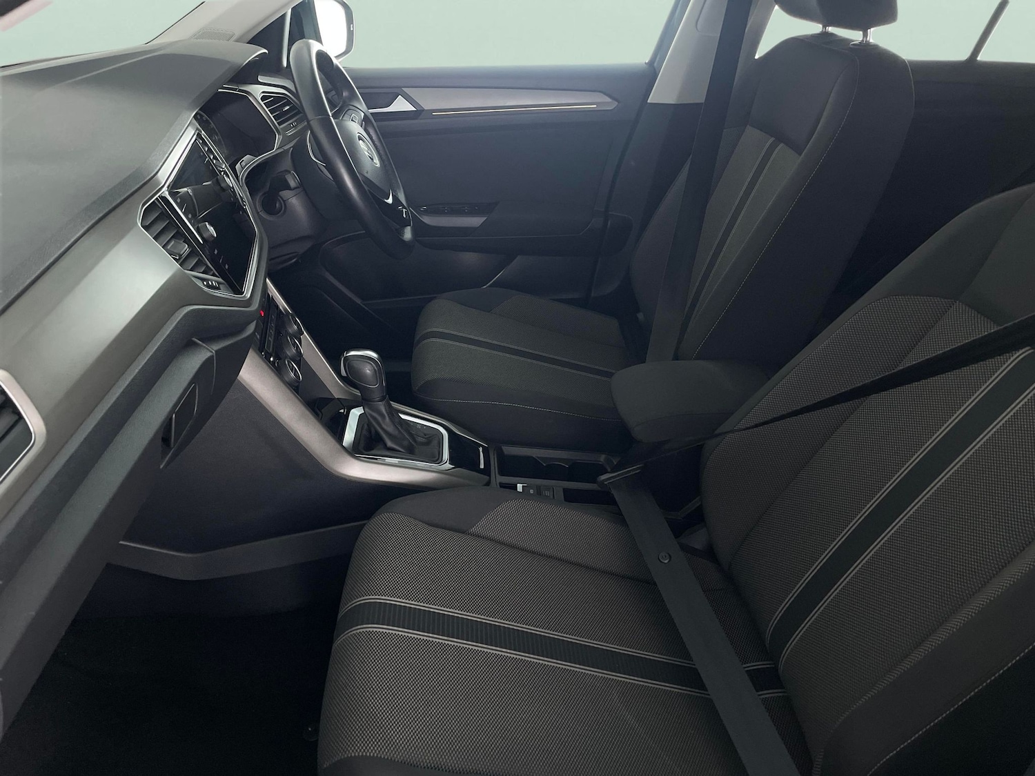 Used Volkswagen T-Roc 2021 for sale - 77283476: Photo 4