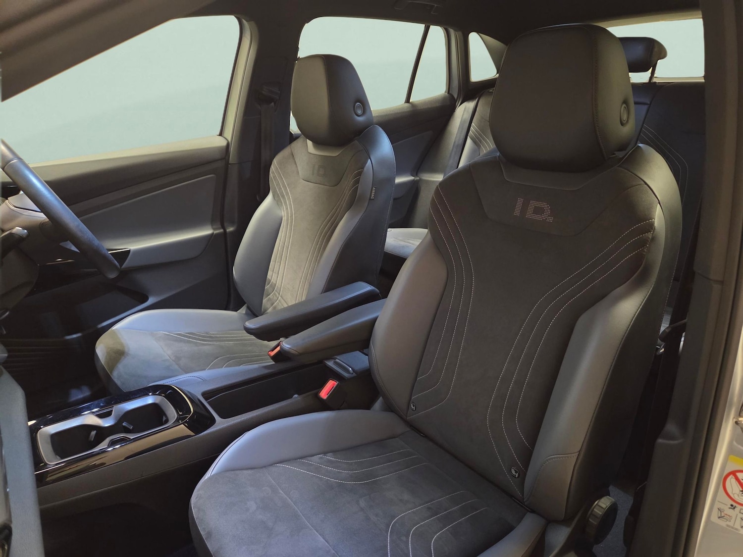 Used Volkswagen ID.4 2023 for sale - 77648529: Photo 6