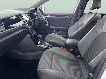 Used Volkswagen T-Roc 2021 for sale - 79473981: Photo