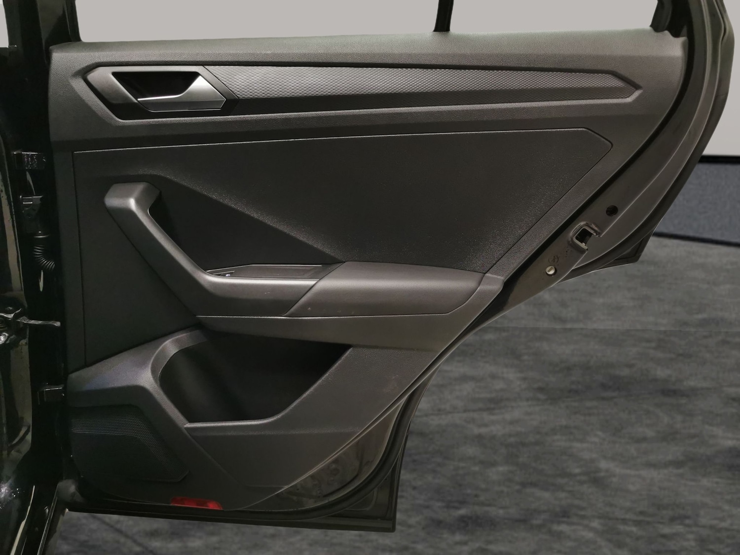 Used Volkswagen T-Roc 2023 for sale - 77397626: Photo 26